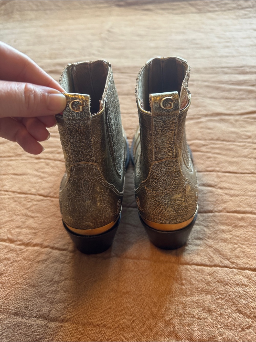 NWOB Guess Western Booties - Picture 5 of 5